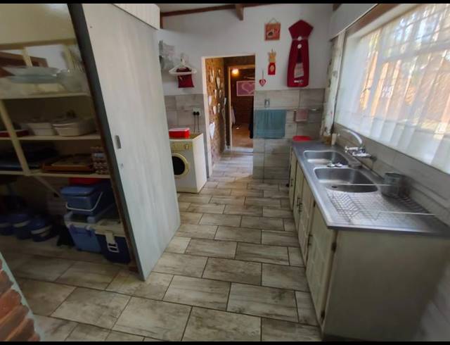 4 BEDROOM HOUSE FOR SALE IN KARENPARK